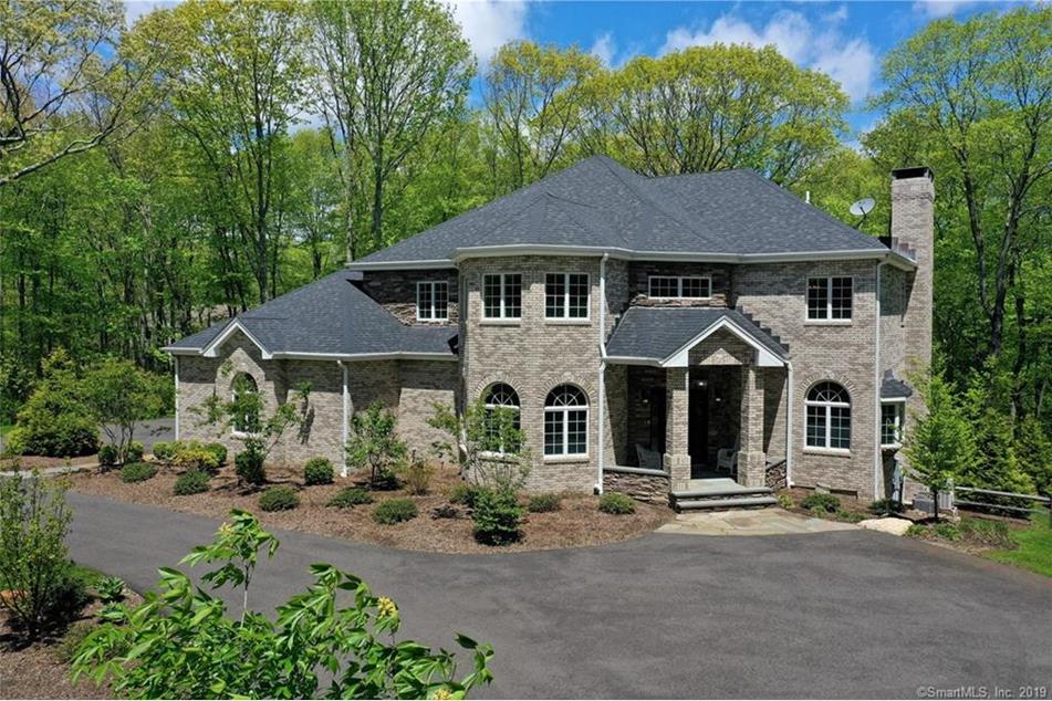 100 Hickory Knoll Dr