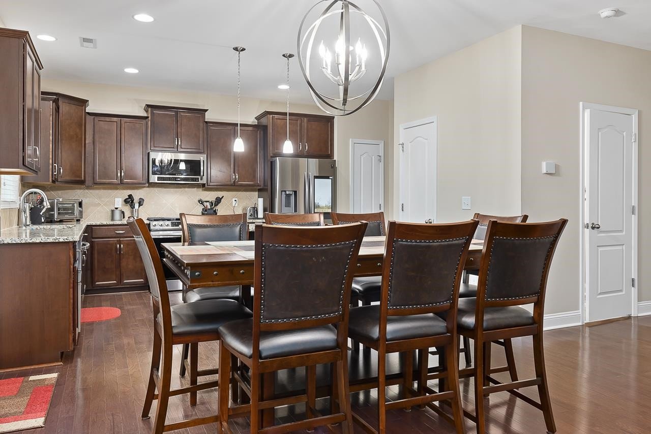 3417 Grosbeak Way