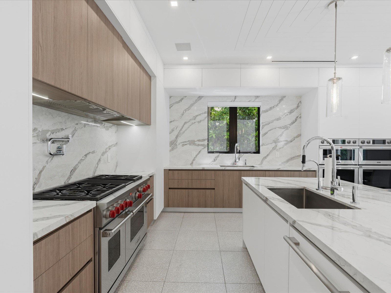70 Camden Dr, Bal Harbour