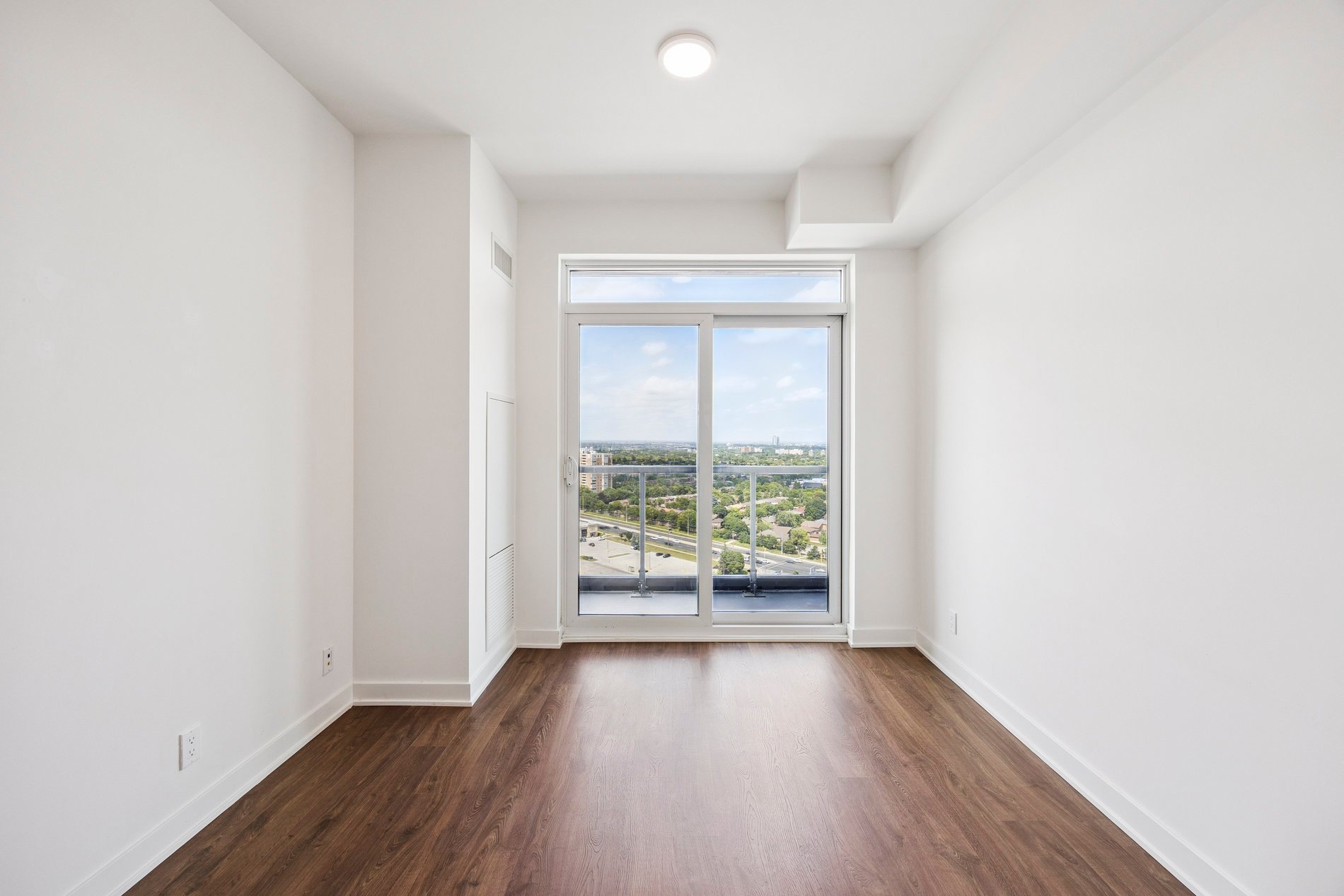 50 Upper Mall Way #2109