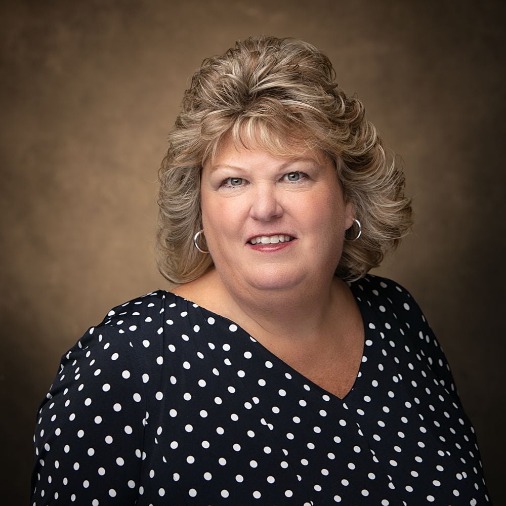 Robin Noakes Cumming, GA Real Estate Agent Headshot