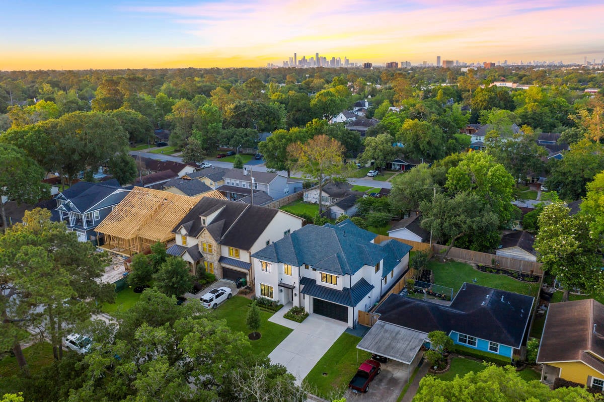 Garden Oaks Houston homes for sale with large lots and mature trees near the Heights