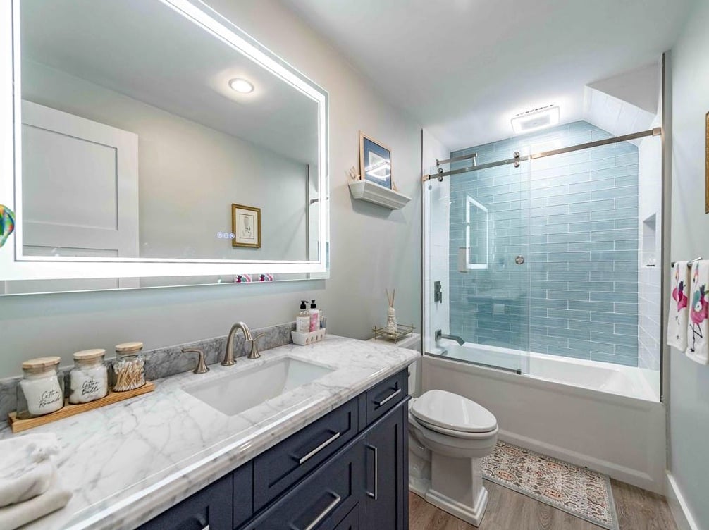 6 Schoolhouse Ln