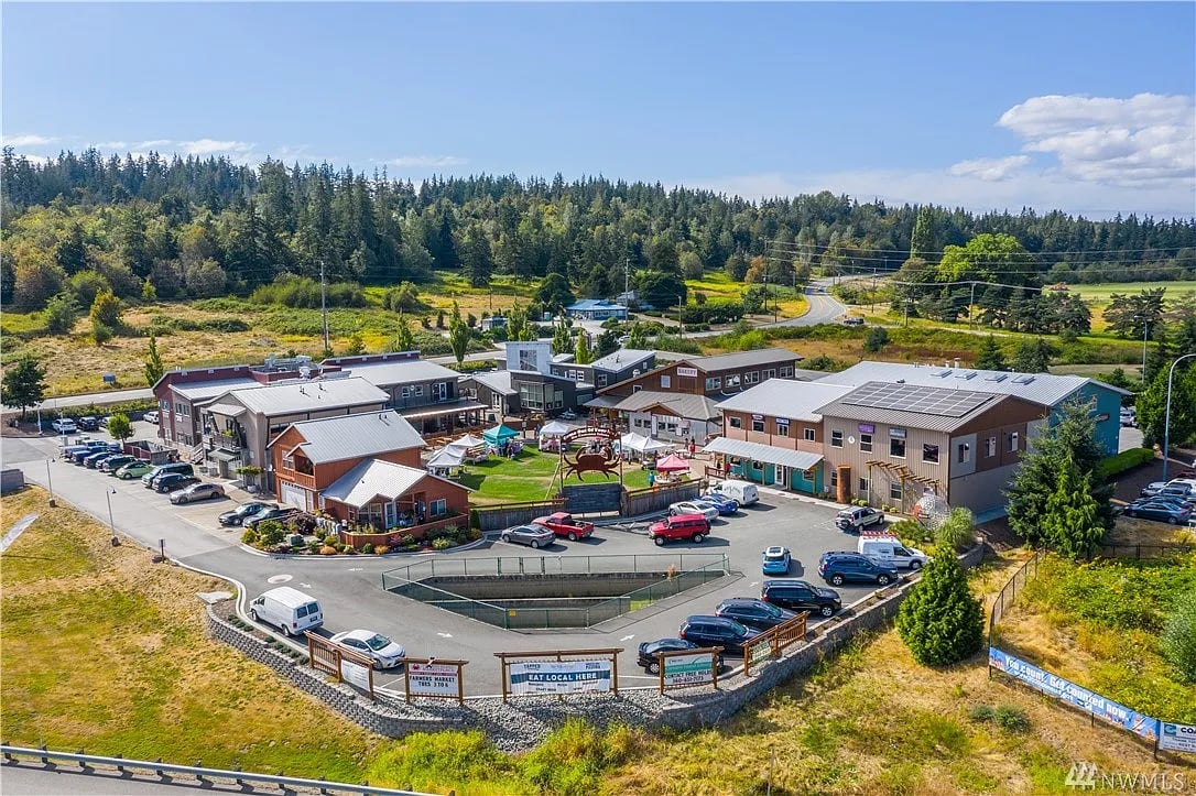 1389 SE Camano Dr