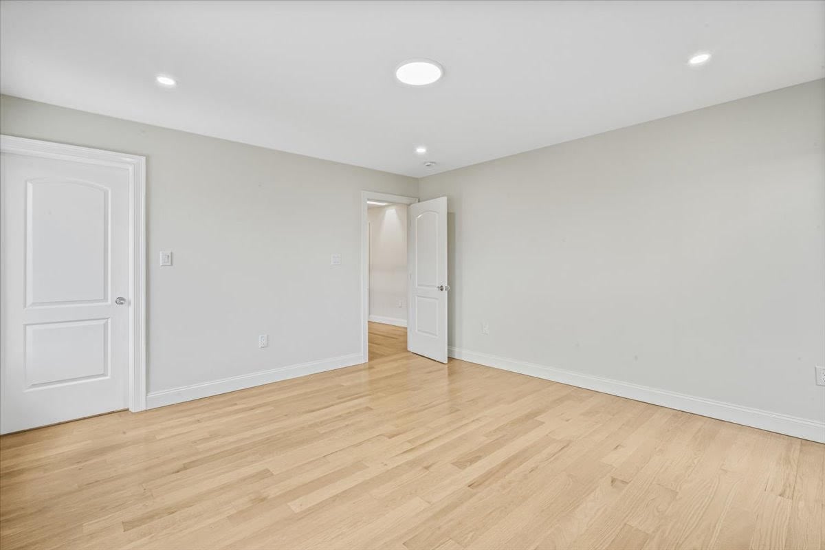 209 Evergreen Avenue