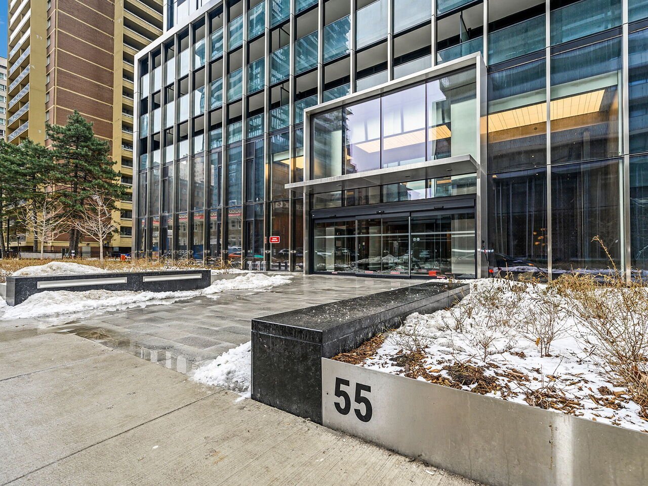 55 Charles St E Unit: 2604