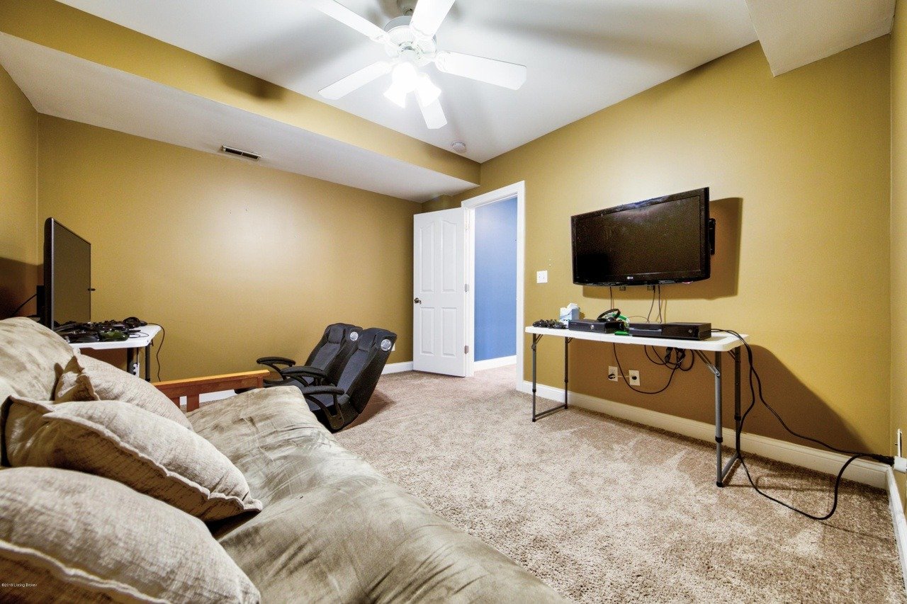 6111 Hensley Rd