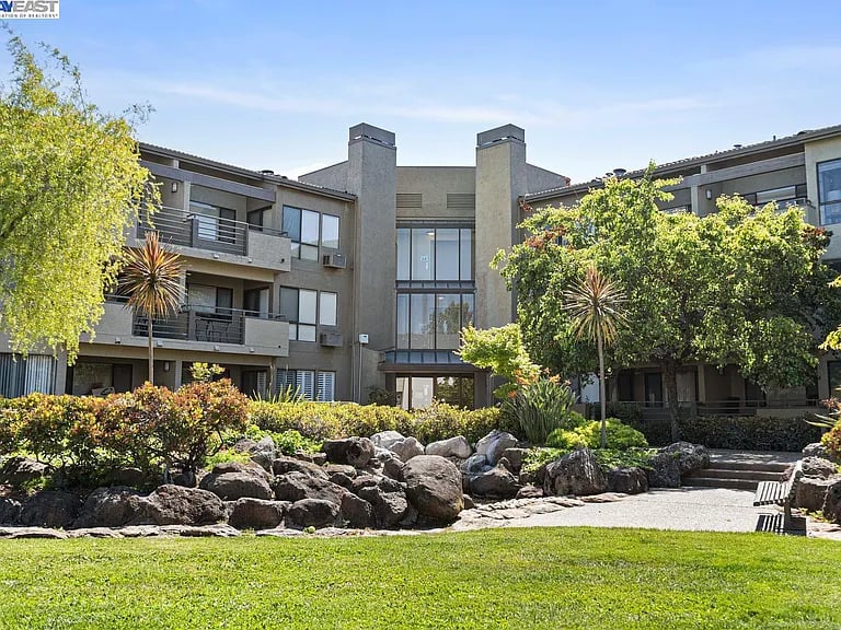 39078 Guardino Dr., #304