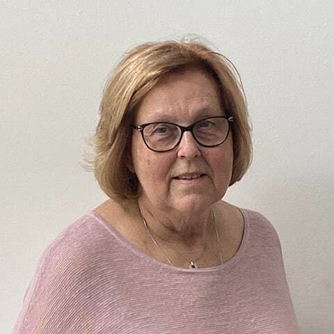 Elizabeth Scheffler Waukegan, IL Real Estate Agent Headshot