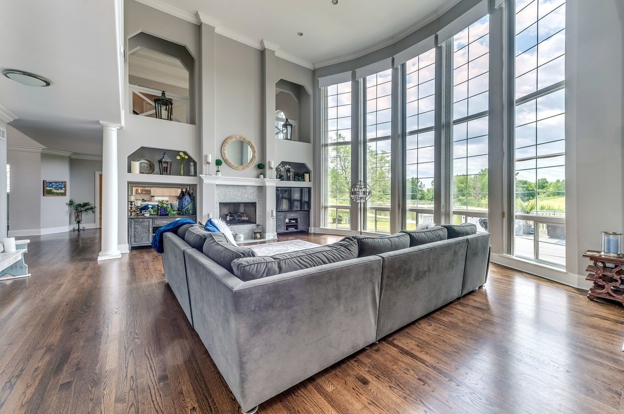 3604 White Eagle Dr