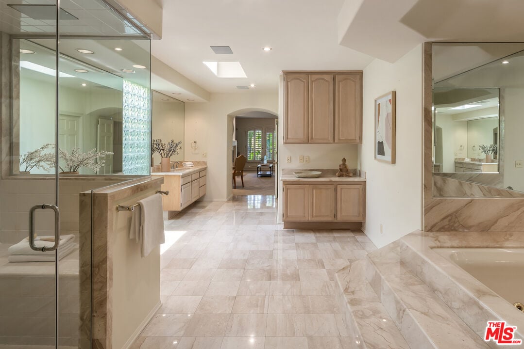 1200 N Doheny Dr