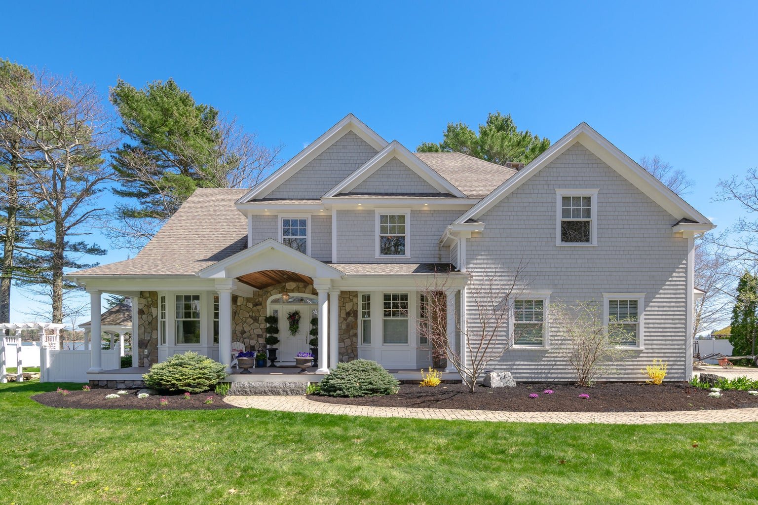 373 Lower Flying Point Road, Freeport