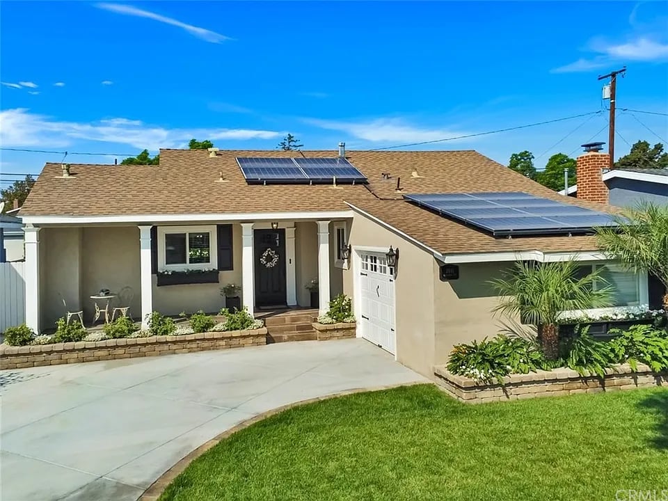 2841 Petaluma Ave