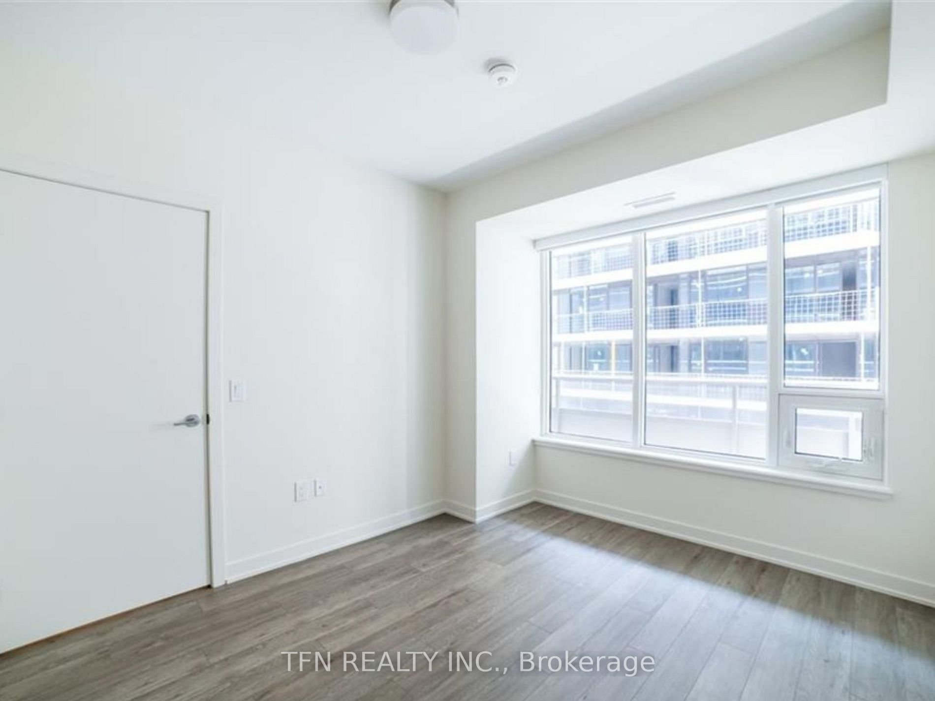 212 King William Street Unit: 910