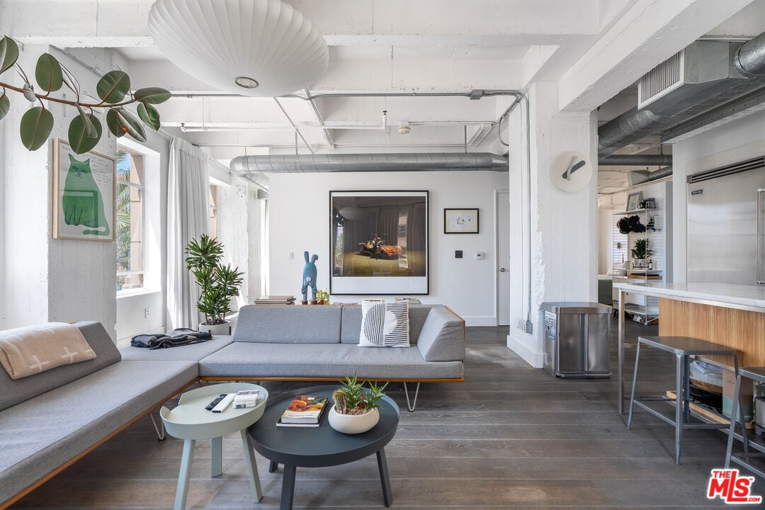 6253 Hollywood Blvd, #302