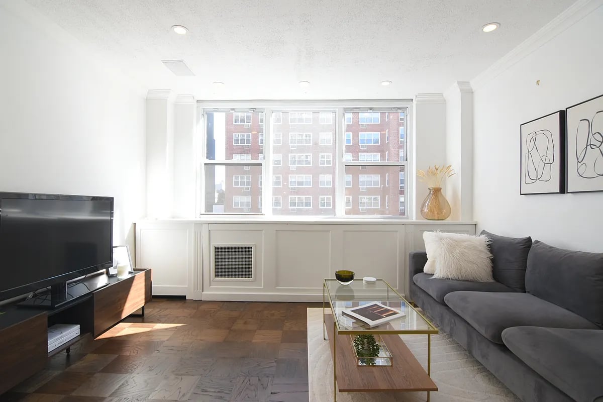 32 Gramercy Park S #8B