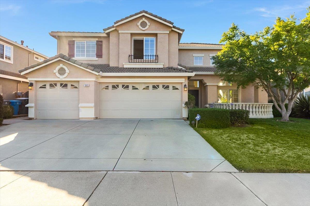 1645 Dovetail Way