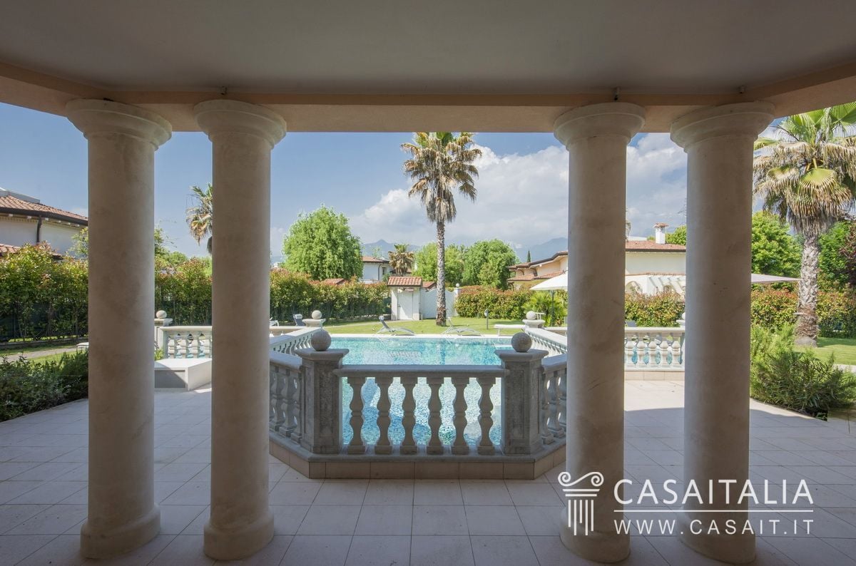 Luxurious Villa in Forte Dei Marmi