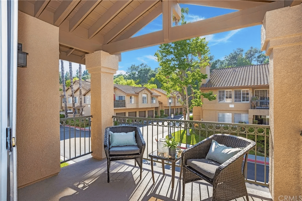 15 Promontory Park