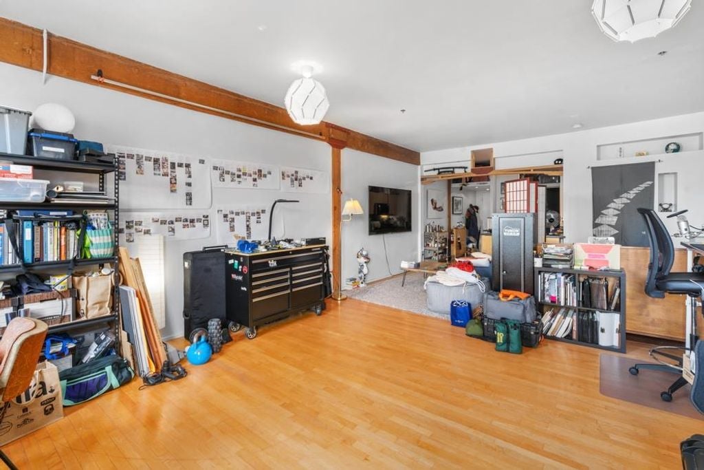 2556 E Hastings St, #219