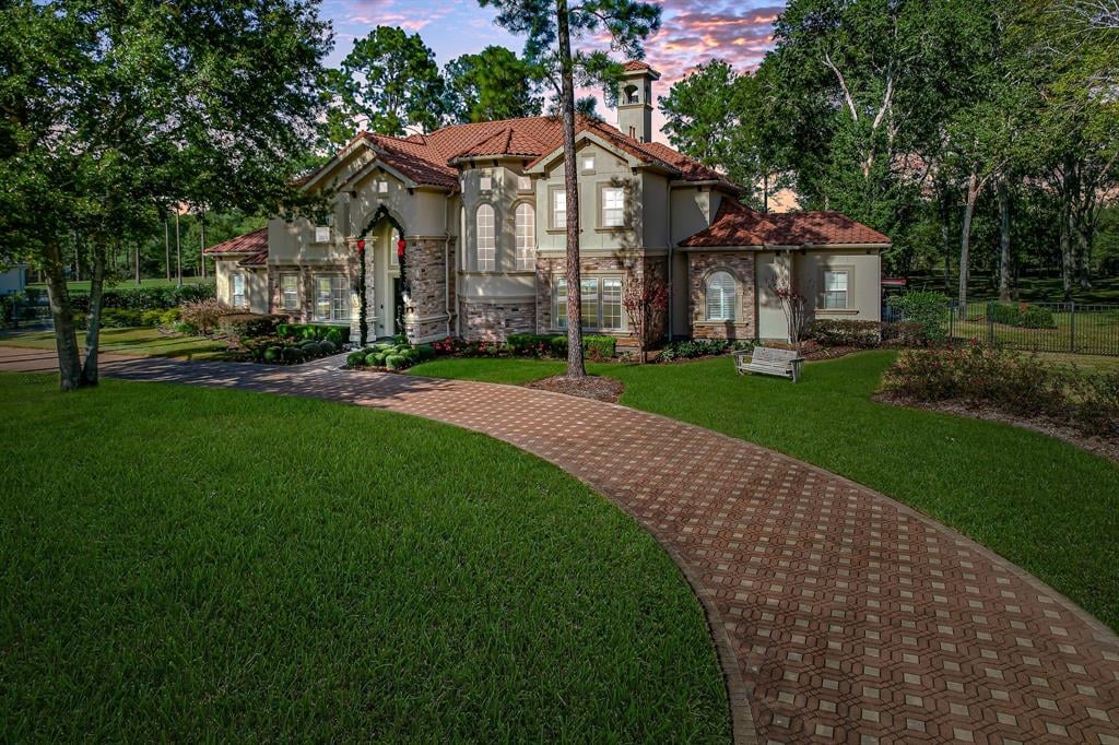 2115 Countryshire Ln