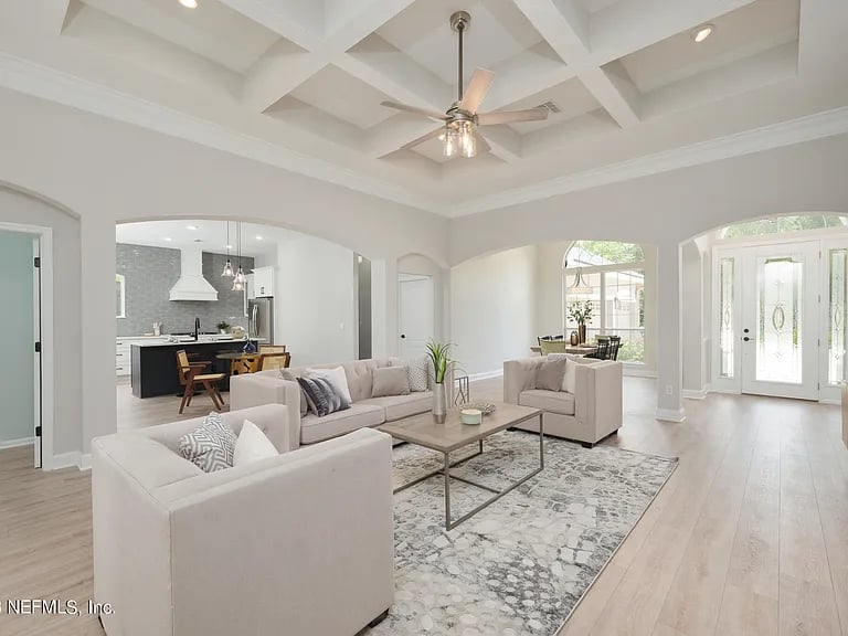 1708 E Cobblestone Ln