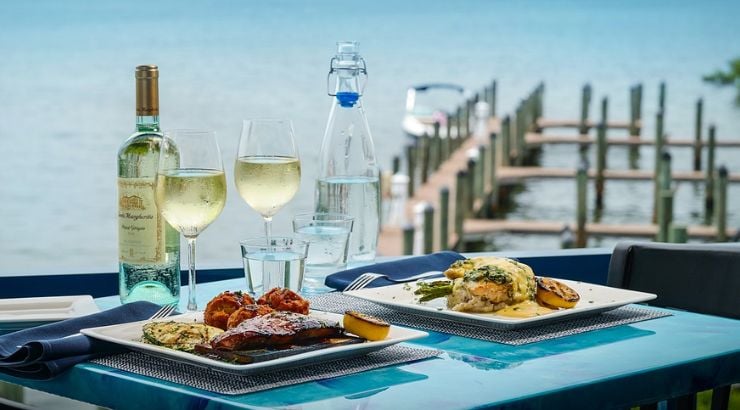 Exploring Sarasota’s Waterfront Dining: A Local’s Guide