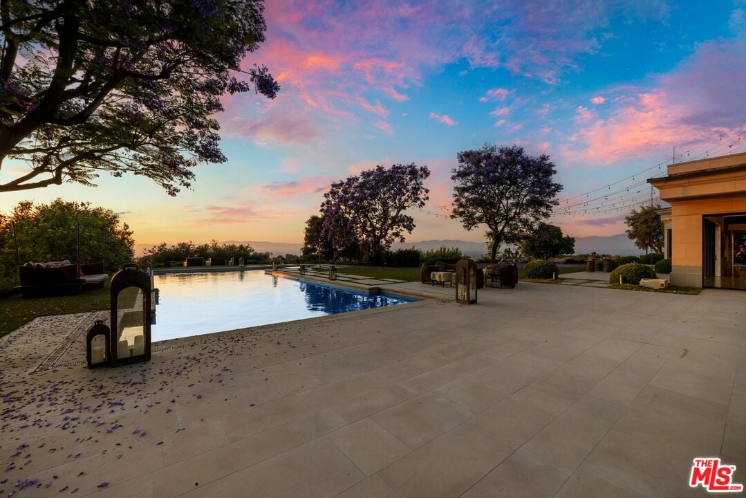 Stone Ridge Ln, 90077