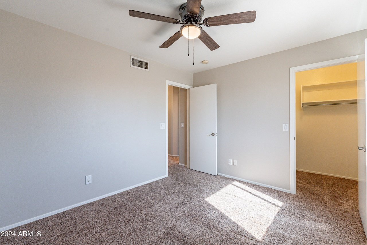2222 E Arabian Dr