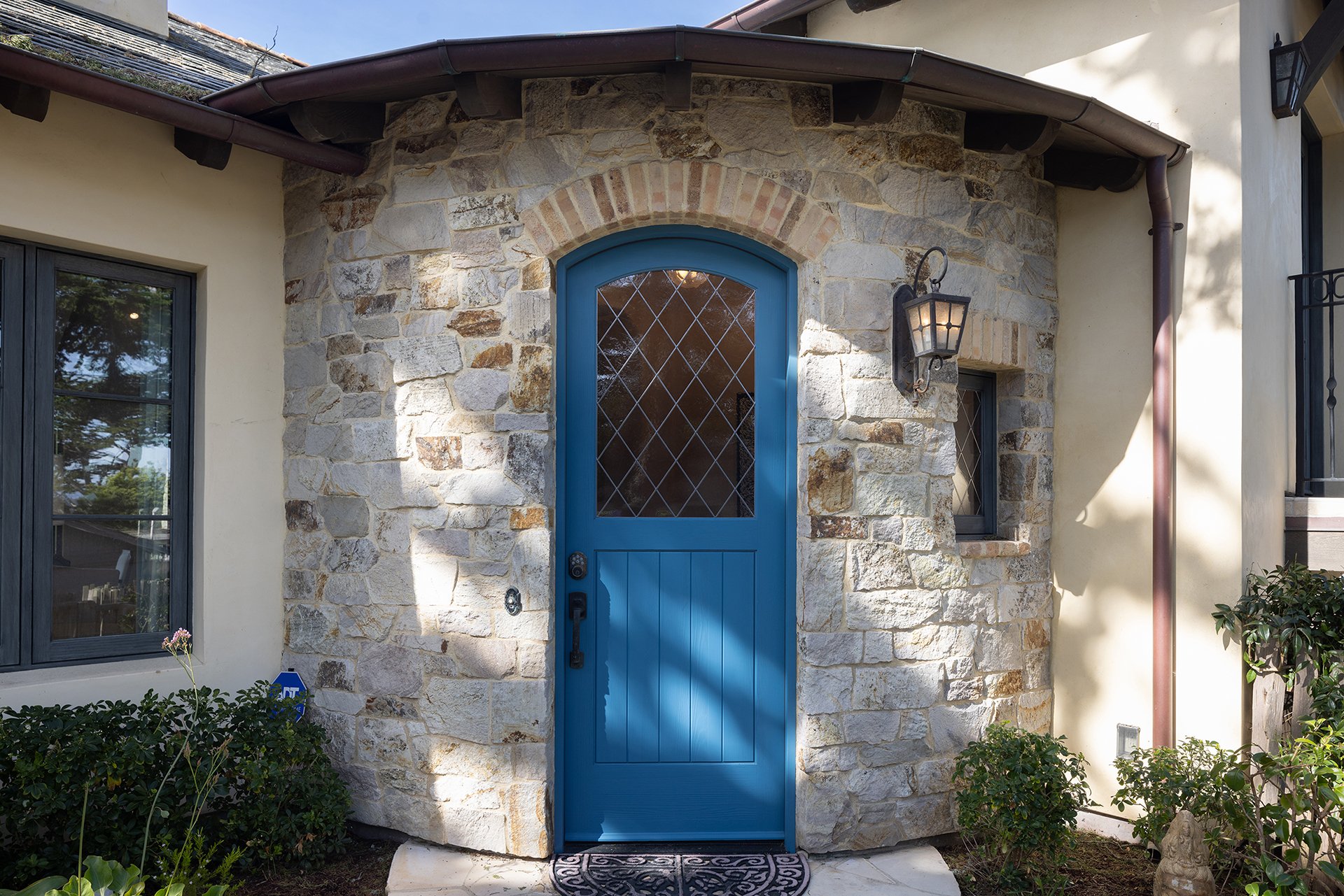 Charming Cottage on Carmel Point