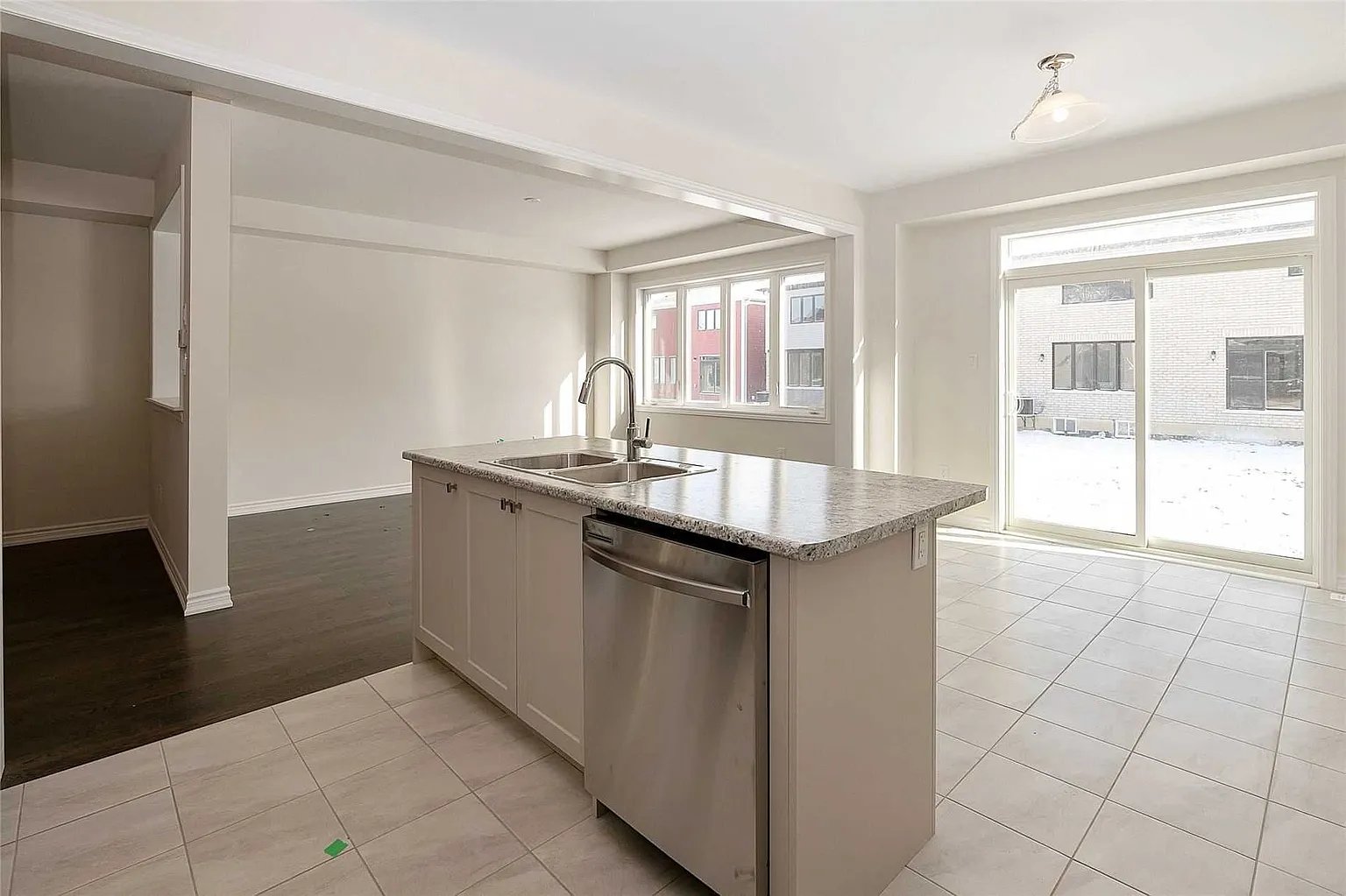 22 Charm Place N