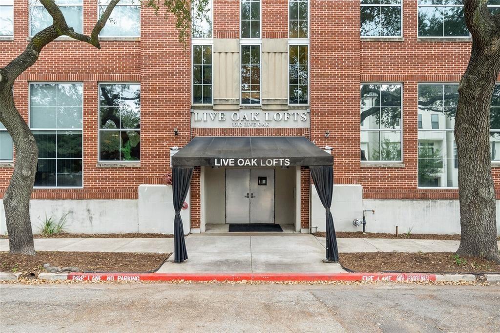 1312 Live Oak St, #208