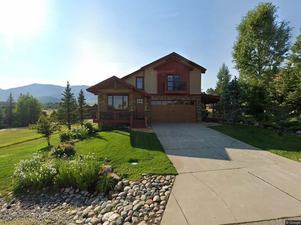 1095 Longview Cir, #B