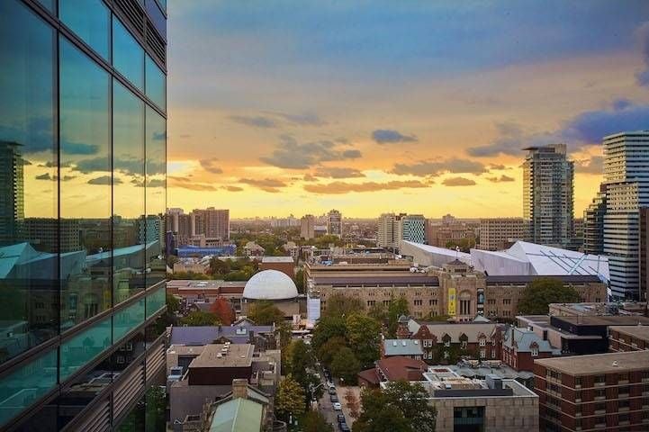 77 Charles St W, #1601