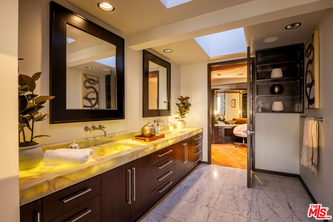 Orion Crest, Devlin Dr, 90069