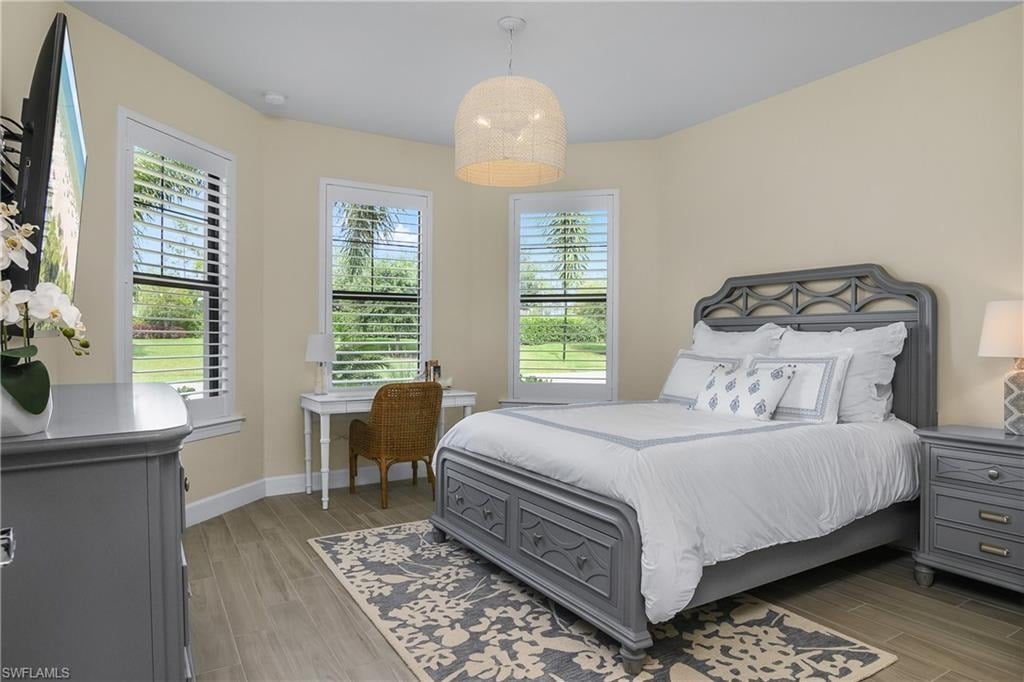 19053 Aqua Shore Dr