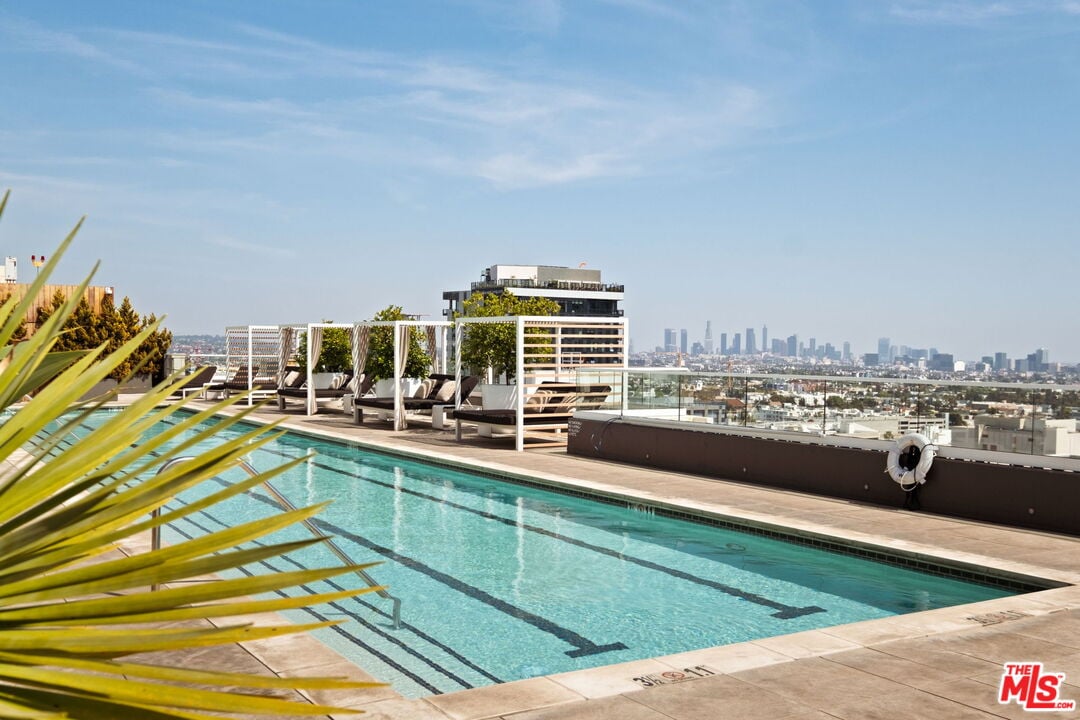 6250 Hollywood Blvd, #8A