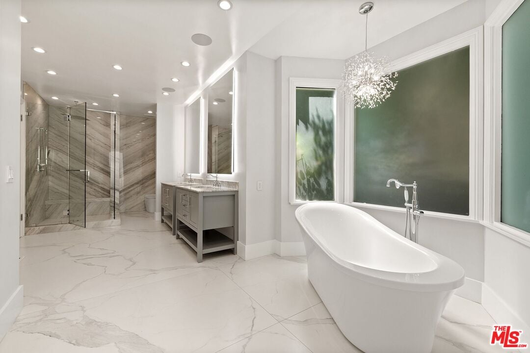 Northstar Manor, N Alta Dr, 90210