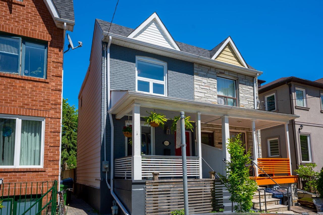23 1/2 Winnifred Ave