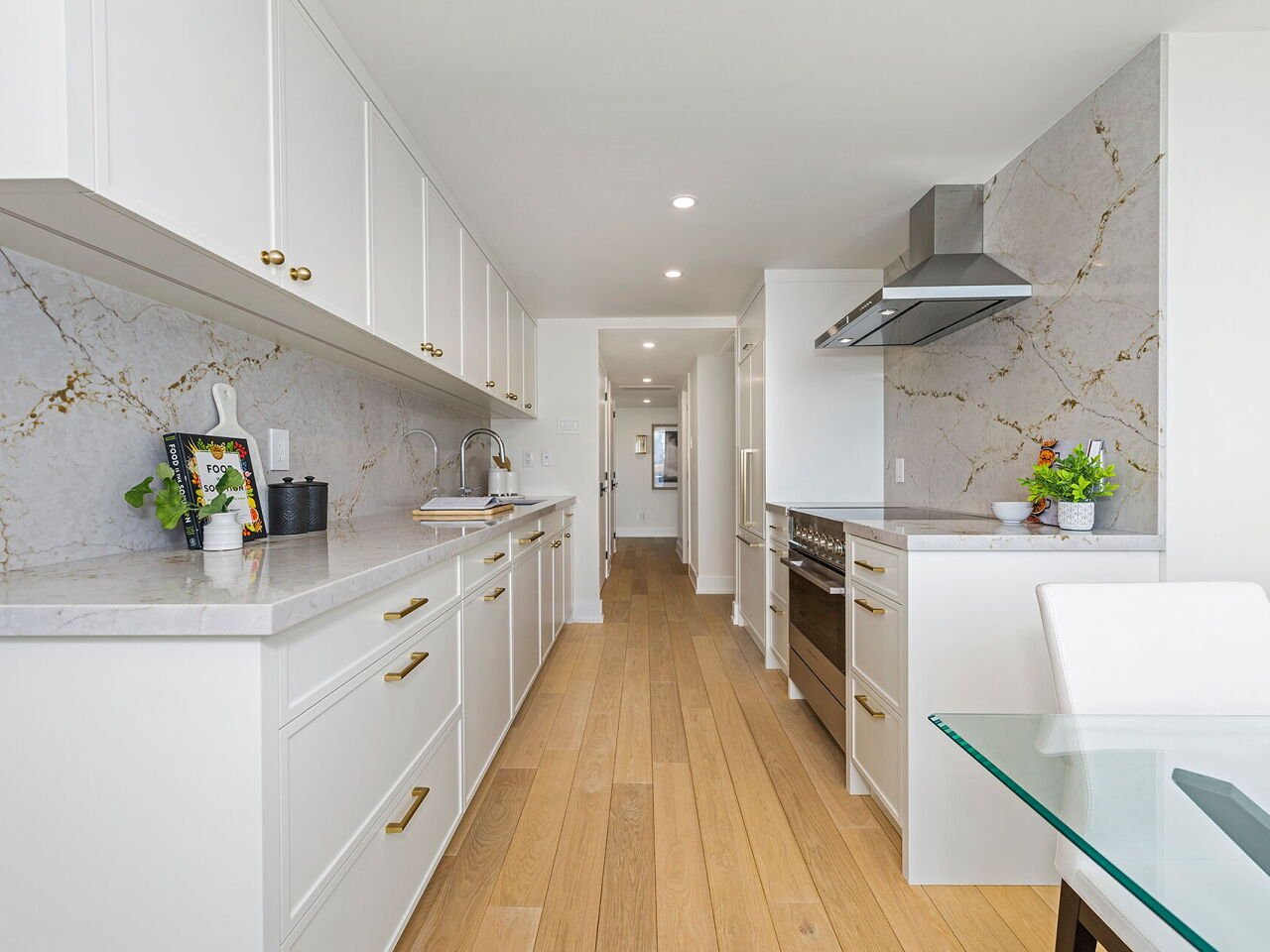 63 St Clair Ave W Unit: 1701