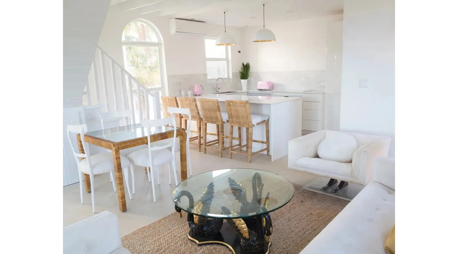 Beautiful Harbour Island Beachfront Villa