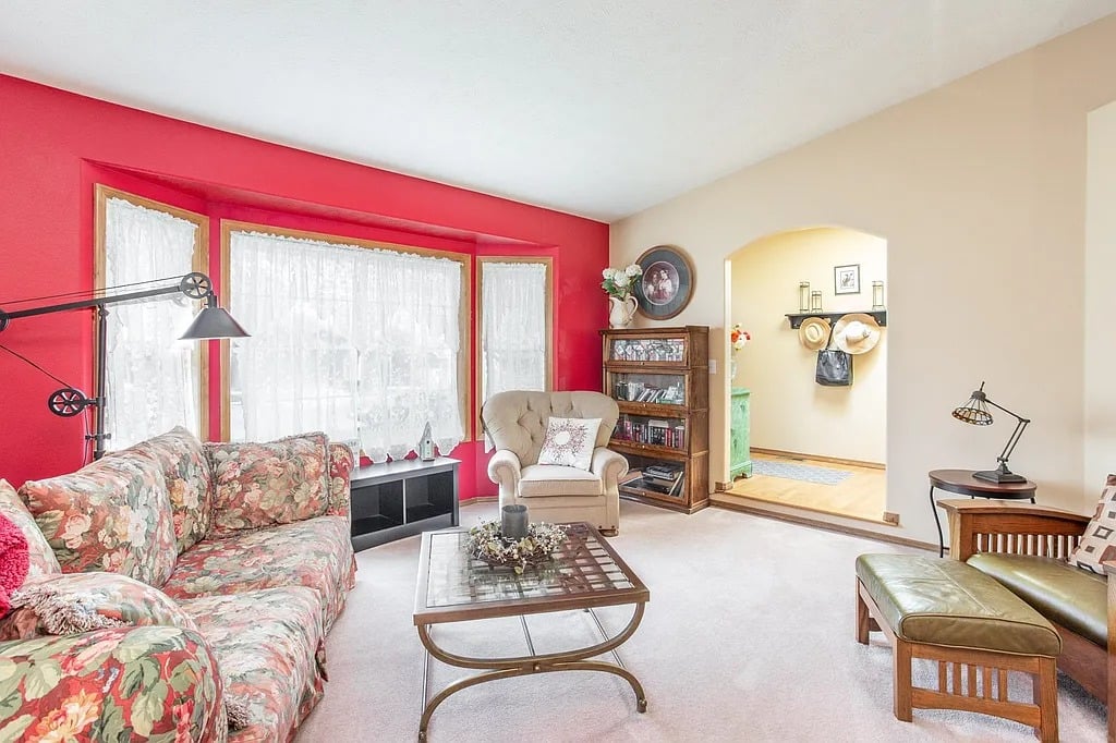 9706 N Ridgecrest Dr