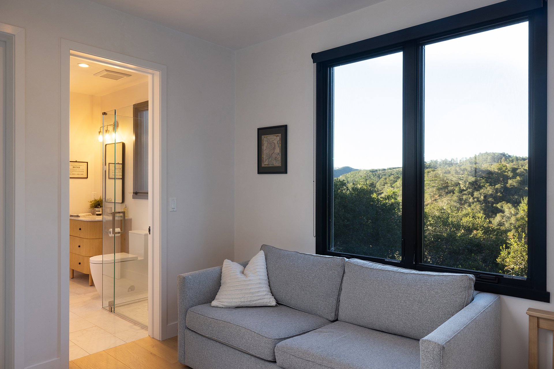 Este Canada | A Tehama Compound
