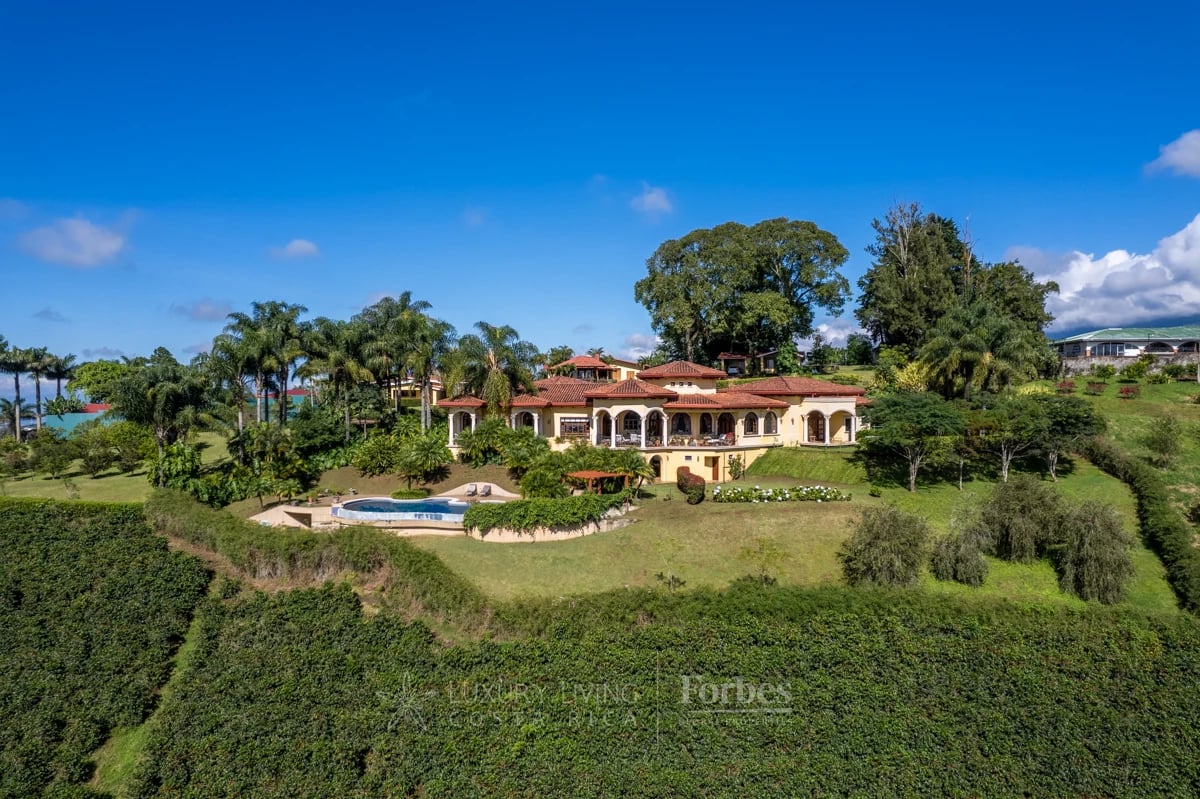 20090 - Luxurious Coffee Estate for Sale in the Mountains of Alajuela