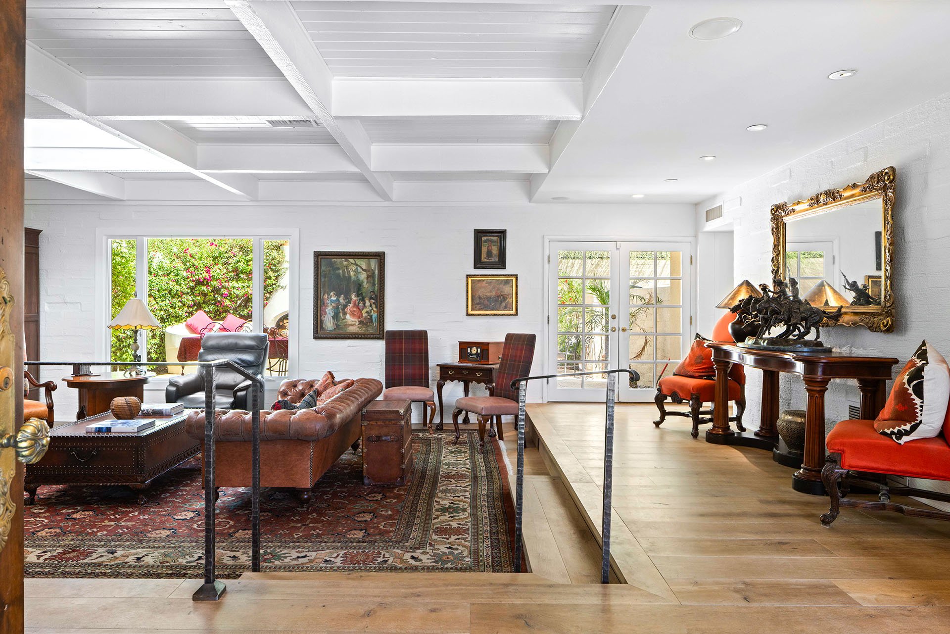 5434 E Lincoln Drive 72