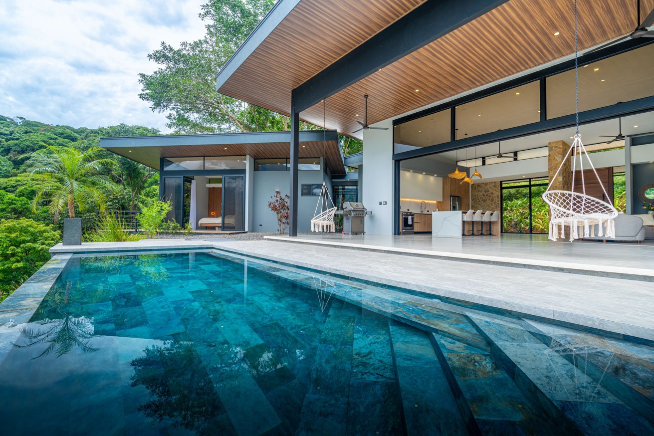 Ojochal Modern Jungle Home with Infinity Pool & Mountain Views