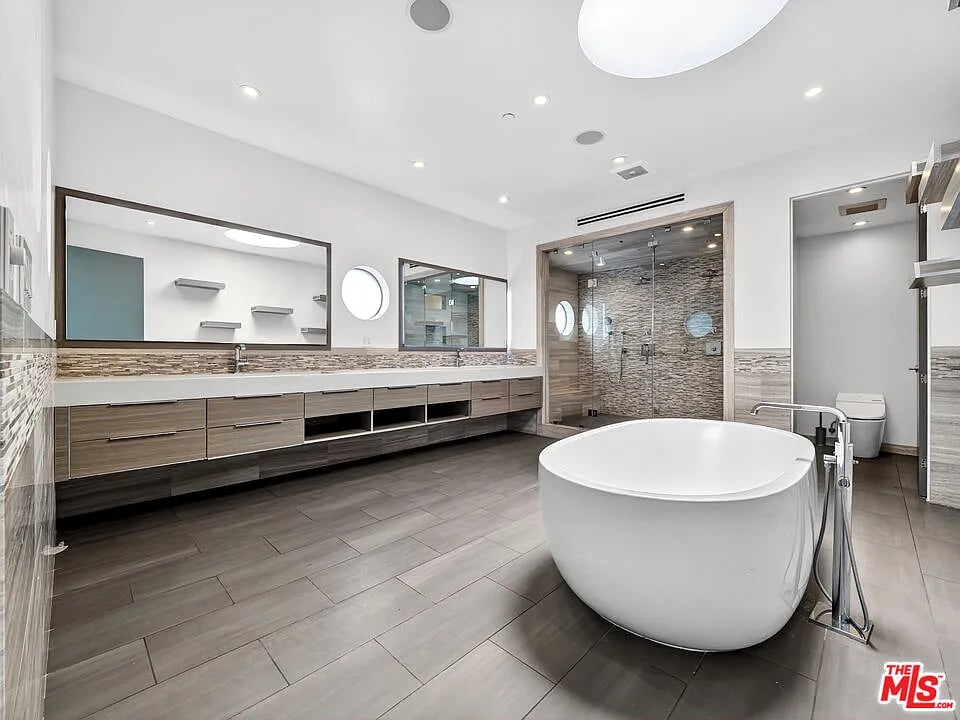 770 Paseo Miramar