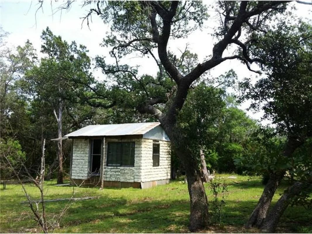 7748 E Us Highway 290 #B