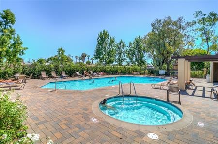 906 Lombard Court
