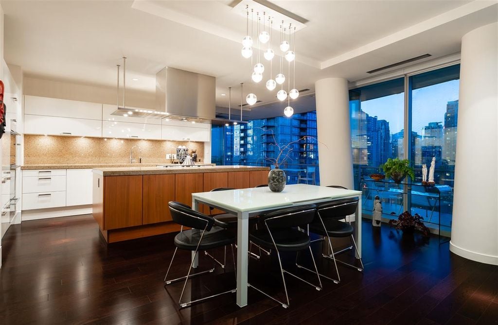 1560 Homer Mews, #1502